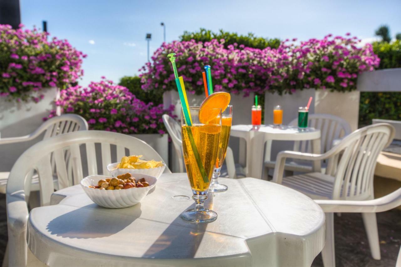 Hotel Tilmar ริมินี ภายนอก รูปภาพ